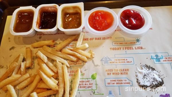 シンガポール　マクドナルド　チリソース　メニュー　ブログ