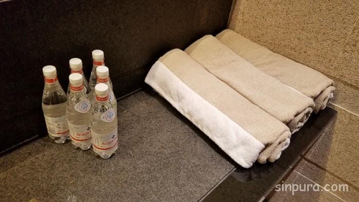 セントーサ島　カペラシンガポール 宿泊記ブログ　朝食　レストランプール