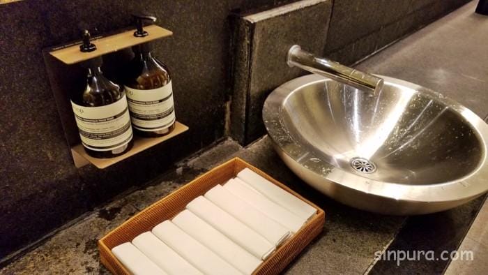 セントーサ島　カペラシンガポール 宿泊記ブログ　朝食　レストラン プール