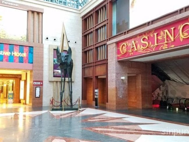 セントーサ島　フェスティブホテル　部屋　コンセント　WIFI　ブログ