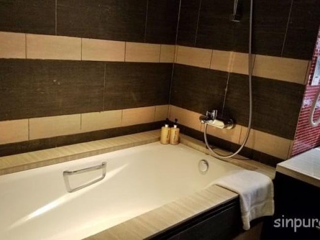 セントーサ島　フェスティブホテル　部屋　コンセント　WIFI　ブログ