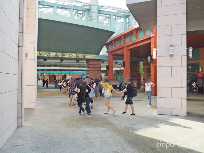 ユニバーサルスタジオシンガポール USS 混雑 エントランス