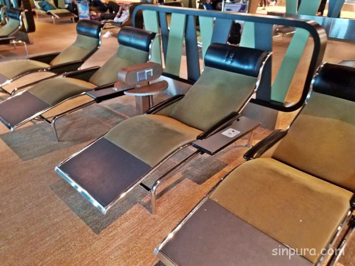 チャンギ空港　仮眠　ターミナル２　無料