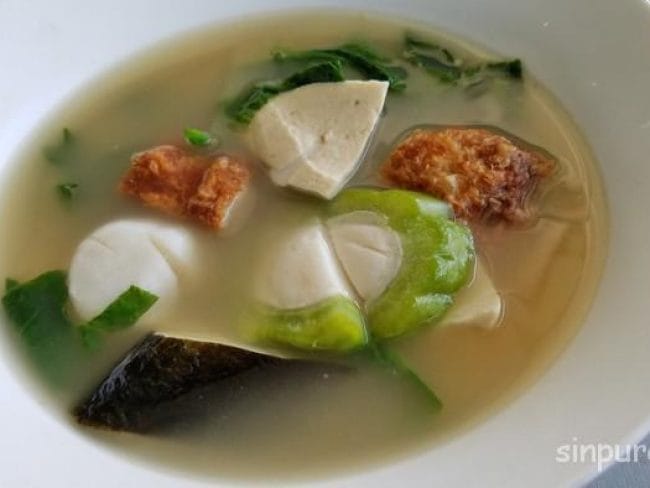 シンガポール ローカルフード フードコート ヨントーフ