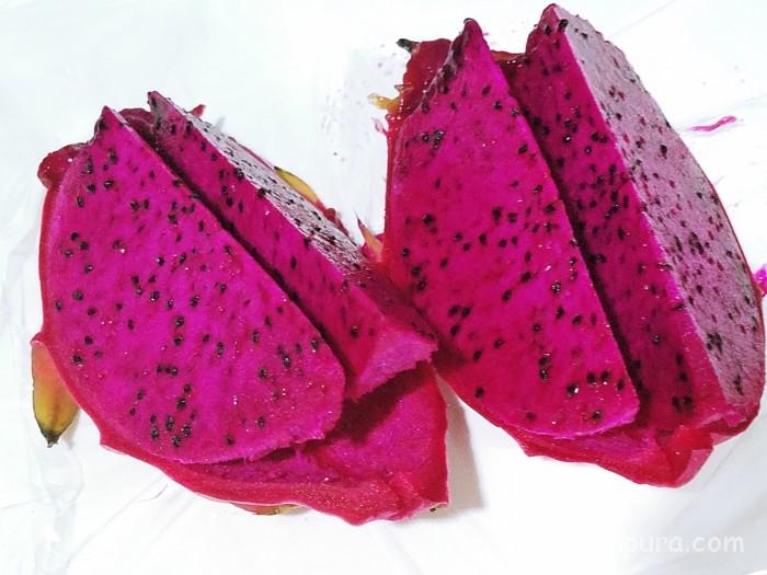 ドラゴンフルーツ 切り方 赤 食べ方 断面 どんな味