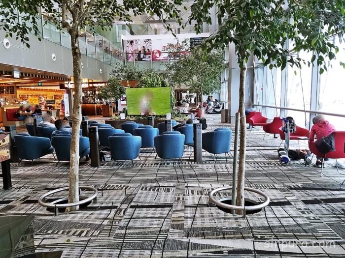 シンガポール　チャンギ空港　休憩　仮眠　レストラン