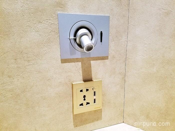 シンガポール　チャンギ空港　ラウンジ　プラザプレミアムラウンジ　料金