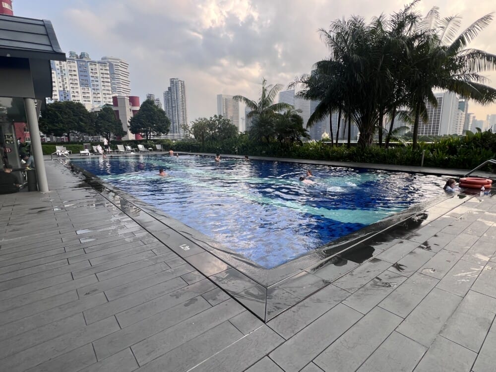 ホテルボス　プール　シンガポール