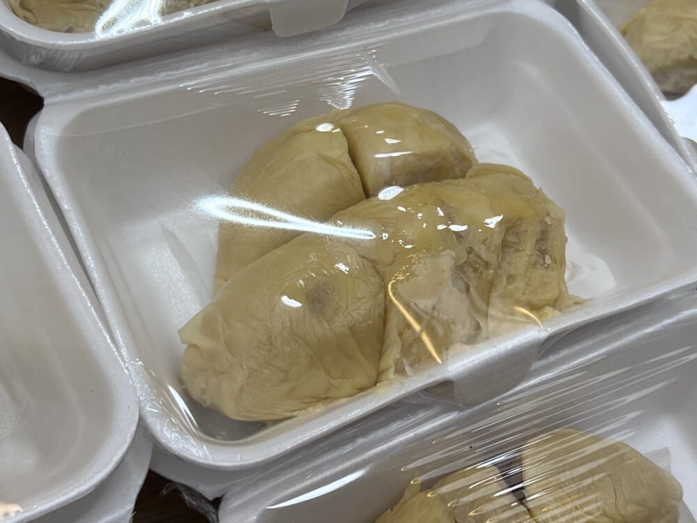 シンガポールでドリアンの売り方がエグい！臭いが漏れてる